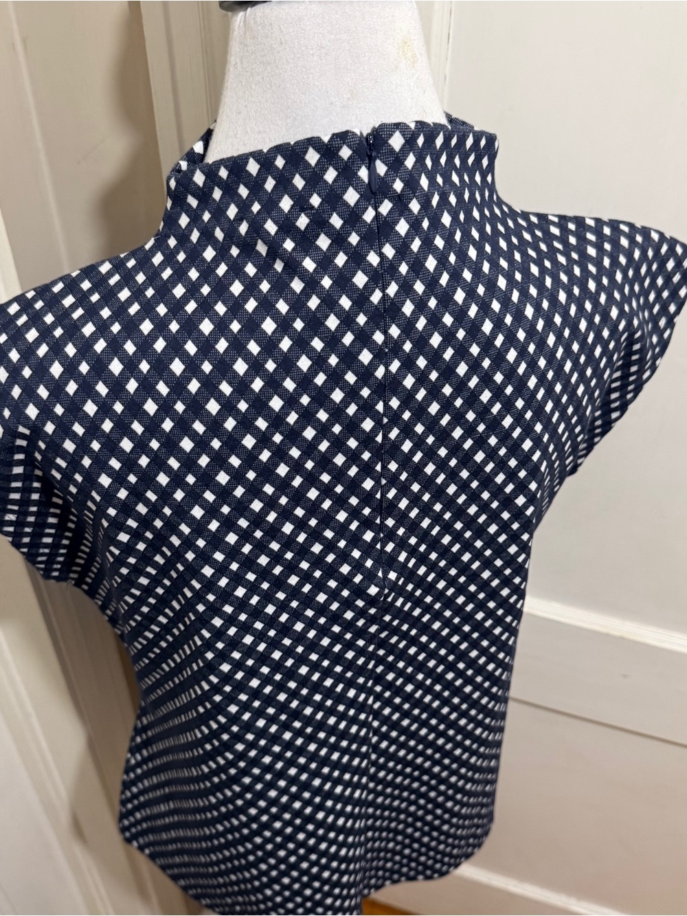 Ann Taylor Navy and White Sleeveless High-Neck Check Blouse - Picture 8 of 9